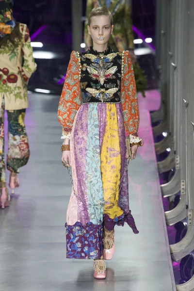 Look 45